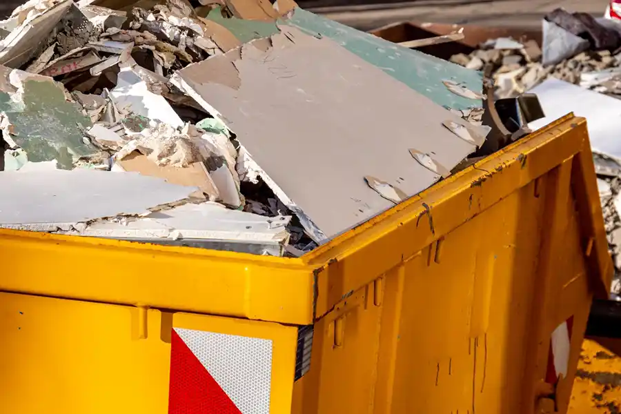 Experienced Construction Dumpster Rental in Chicago, IL Experienced Construction Dumpster Rental in Chicago, IL